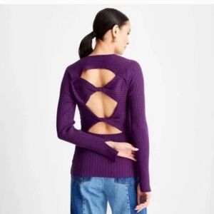 Future Collective Kahlana Barfield
Brown Twisted Back Sweater Purple new